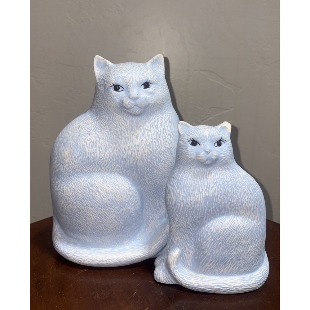 VTG Ceramic Cat Figurines Set of 2 Blue White Textured Fur Signed Gail 94 *Flaw